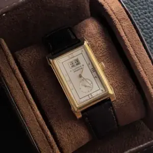 A. Lange & Söhne A. Lange & Söhne Cabaret 107.021 36mm Yellow gold Champagne