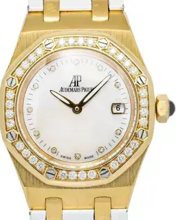 Audemars Piguet Audemars Piguet Royal Oak Lady 67601BA 33mm Yellow gold White