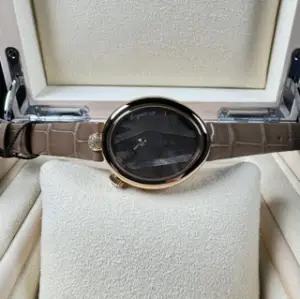 Breguet Breguet Reine de Naples 9808BR/5T/922/0D00 32.5mm Rose gold White