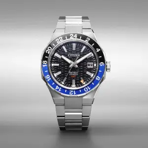 Citizen Series 8 880 GMT