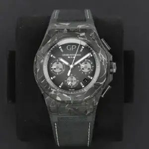 Girard-Perregaux Girard-Perregaux Laureato 81060-41-3222-1CX 44mm Carbon fiber and Titanium Black