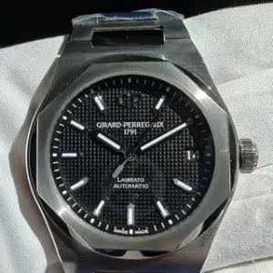 Girard-Perregaux Girard-Perregaux Laureato 81010-11-634-11A 42mm Stainless steel Black
