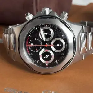 Girard-Perregaux Girard-Perregaux Laureato 80180-1-11-6516 44mm Stainless steel Black