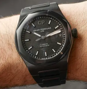 Girard-Perregaux Laureato Black Ceramic