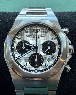 Girard-Perregaux Girard-Perregaux Laureato 81020-11-131-11A 42mm Stainless steel Silver