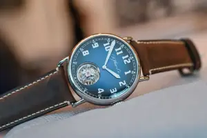 H. Moser & Cie. Heritage Tourbillon Funky Blue