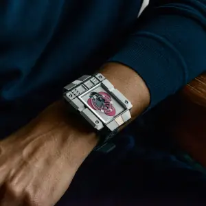 Hautlence RETROVISION 85