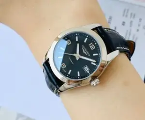 Longines Longines Conquest Classic L2.285.4.56.3 29.5mm Stainless steel Black