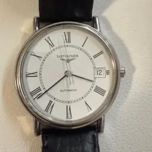 Longines Longines Presence L4.821.4.11.2 34.5mm Stainless steel White