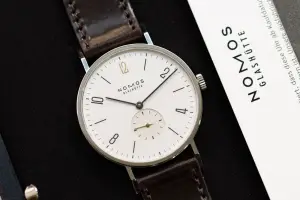 Nomos Tangente