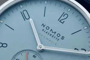 Nomos Ahoi Neomatik 38 Sand + Sky