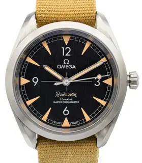 Omega Omega Railmaster 220.12.40.20.01.001 40mm Stainless steel Black