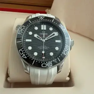 Omega Omega Seamaster Diver 300M 210.30.42.20.01.001 42mm Stainless steel Black