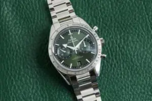Omega Omega Speedmaster 332.10.41.51.10.001 40.5mm Stainless steel Green
