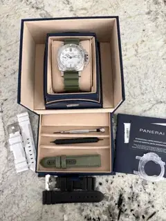 Panerai Panerai Submersible PAM02223 42mm Stainless steel White