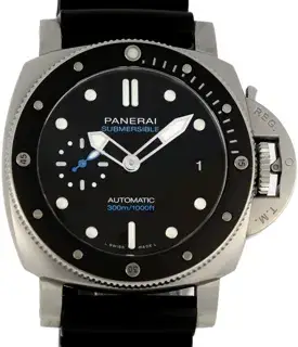 Panerai Panerai Submersible PAM00683 42mm Stainless steel Black