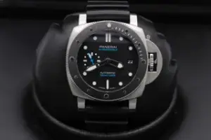 Panerai Panerai Luminor Submersible PAM 683 42mm Stainless steel Black