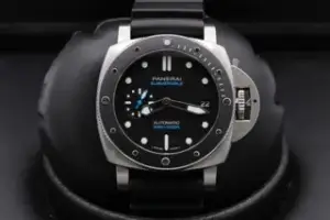 Panerai Panerai Luminor Submersible PAM 00683 42mm Stainless steel Black