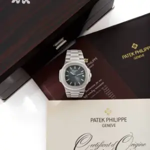 Patek Philippe Patek Philippe Nautilus 5711/1A-001 40mm Stainless steel Blue
