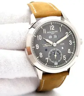 Patek Philippe Patek Philippe Annual Calendar 5326G-001 41mm White gold Gray