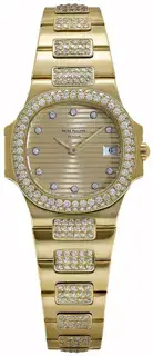 Patek Philippe Patek Philippe Nautilus 4700 27mm Yellow gold