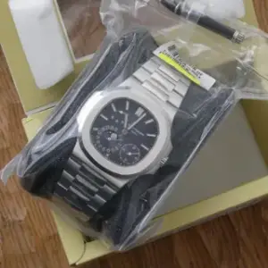 Patek Philippe Patek Philippe Nautilus 5712/1A-001 40mm Stainless steel Blue