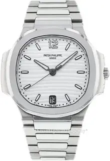 Patek Philippe Patek Philippe Nautilus 7118/1A-010 35mm Stainless steel Silver