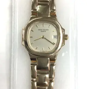 Patek Philippe Patek Philippe Nautilus 4700/51 27mm Yellow gold