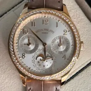 Patek Philippe Patek Philippe Perpetual Calendar 7140R-001 35mm Rose gold Silver