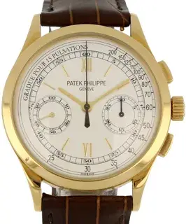 Patek Philippe Patek Philippe Chronograph 5170J 39mm Yellow gold
