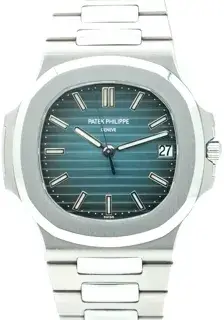 Patek Philippe Patek Philippe Nautilus 5711/1A 38mm Stainless steel Blue