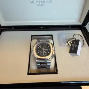 Patek Philippe Patek Philippe Nautilus 5990/1A-011 Stainless steel Blue