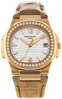 Patek Philippe Patek Philippe Nautilus 7010R-011 32mm Rose gold White
