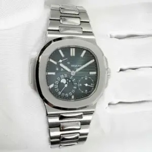 Patek Philippe Patek Philippe Nautilus 5712/1A-001 40mm Stainless steel Blue