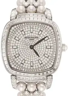 Patek Philippe Patek Philippe Gondolo 7042/100G-010 31mm White gold Paved