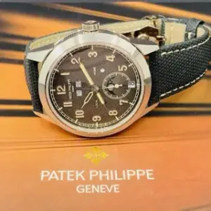Patek Philippe Patek Philippe Annual Calendar 5326G-001 41mm White gold Gray