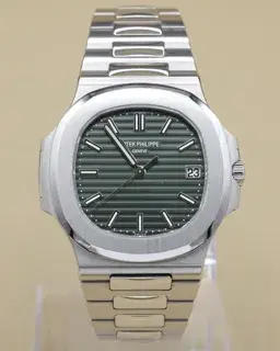 Patek Philippe Patek Philippe Nautilus 5711/1A-014 40mm Stainless steel Green