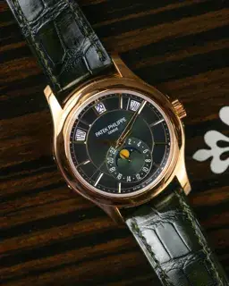 Patek Philippe Patek Philippe Annual Calendar 5205R 40mm Rose gold Green