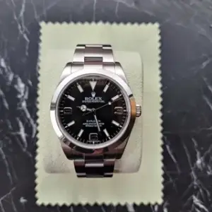 Rolex Rolex Explorer 214270 DIAL) 39mm
