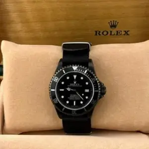 Rolex Rolex Sea-Dweller 16660 (SEA-DWELLER (UP TO 1989)) 40mm Stainless steel Black