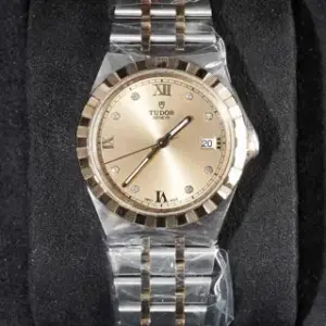 Tudor Tudor Royal M28503-0005 38mm Stainless steel Golden