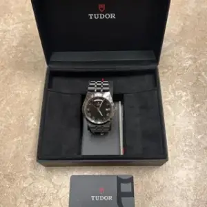 Tudor Tudor Royal 28600 41mm Stainless steel Black