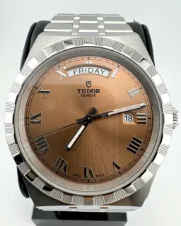 Tudor Tudor Royal 28600 41mm Stainless steel Salmon