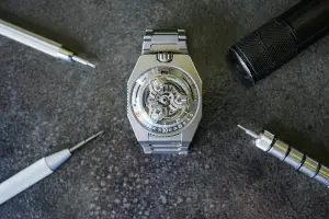 Urwerk UR-100V Magic T